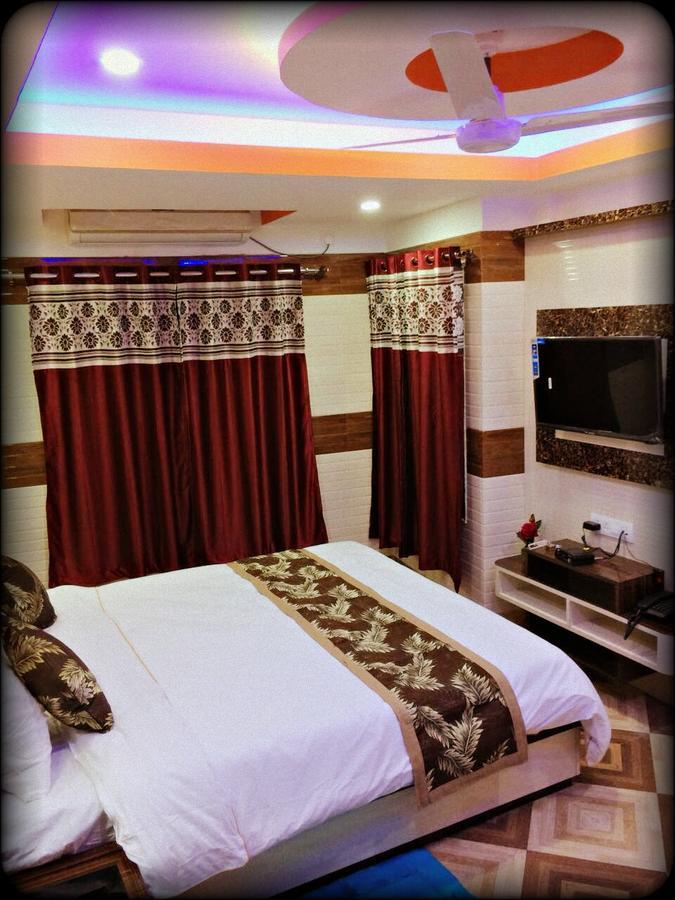 סיליגורי Oyo 16064 Tirupati Lodge מראה חיצוני תמונה