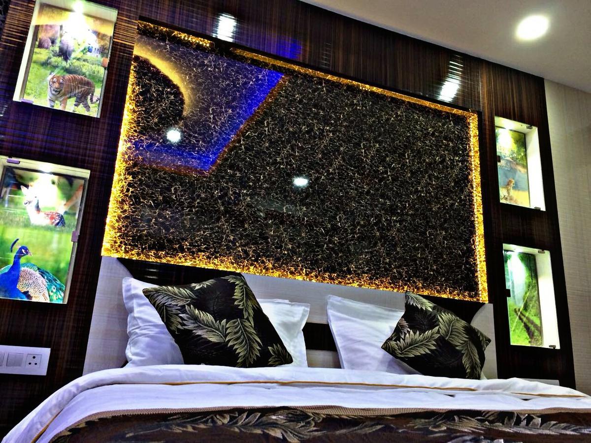 סיליגורי Oyo 16064 Tirupati Lodge מראה חיצוני תמונה